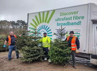 Jurassic Fibre supports Hospiscare with Christmas tree recycle scheme