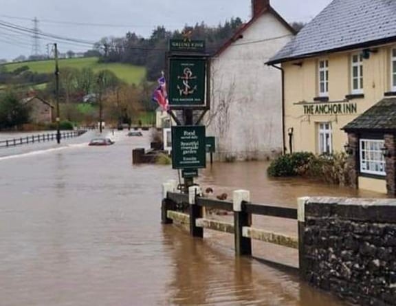 Anchor Inn Exebridge Exmoor flood flooding River Barle River Exe