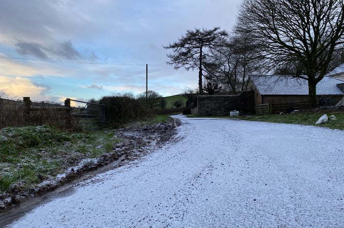 Snow settles at Raddington 