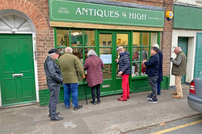 David harper of Antiques Roadshow fame visits Vincent's Taunton store in December