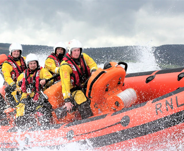 Minehead lifeboat launches to help yacht