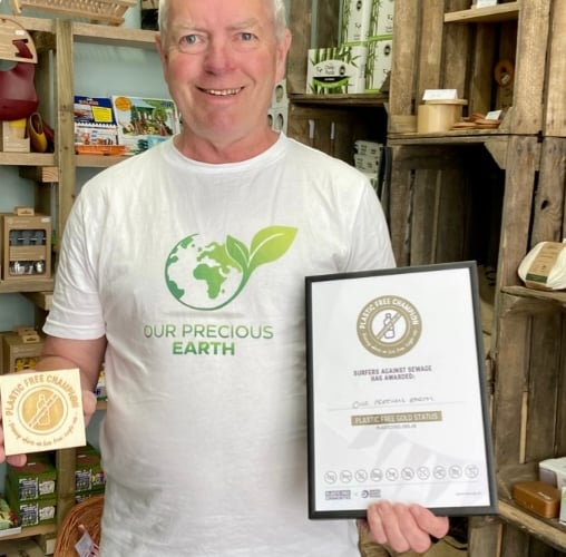 Keith Hunt, whose Minehead shop Our Precious Earth, has won recognition from retail entrepreneur Theo Paphitis.