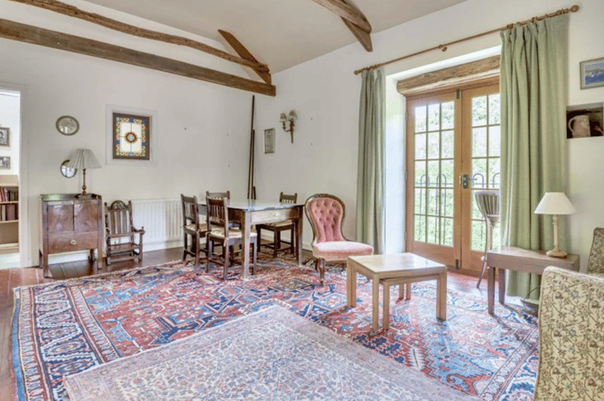 Cottage sitting room/dining room