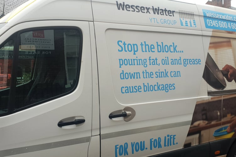 Wessex Water wins four star rating despite failing on raw sewage discharges.