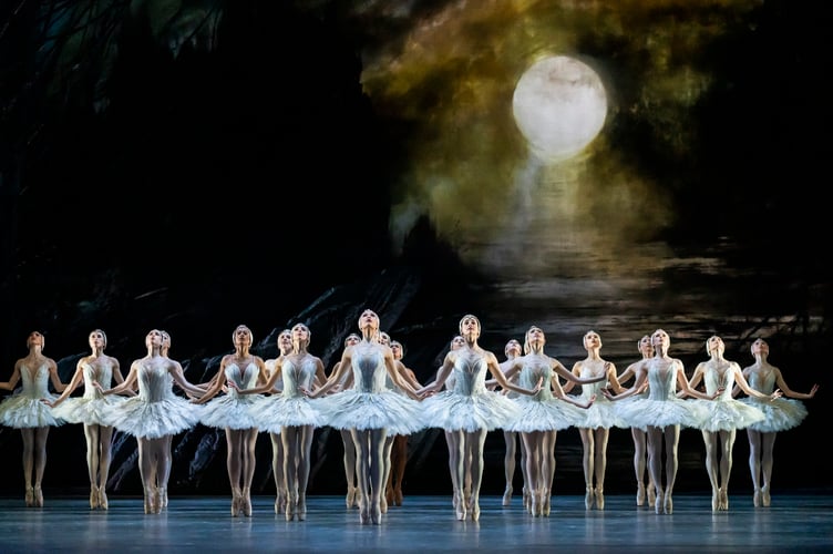 Mayara Magri (Odette/Odile) and Cesar Corrales (Prince Siegfried) in Swan Lake by The Royal Ballet @ ROH.
(Opening 01-03-2022)
©Tristram Kenton 03-22
(3 Raveley Street, LONDON NW5 2HX TEL 0207 267 5550  Mob 07973 617 355)email: tristram@tristramkenton.com







